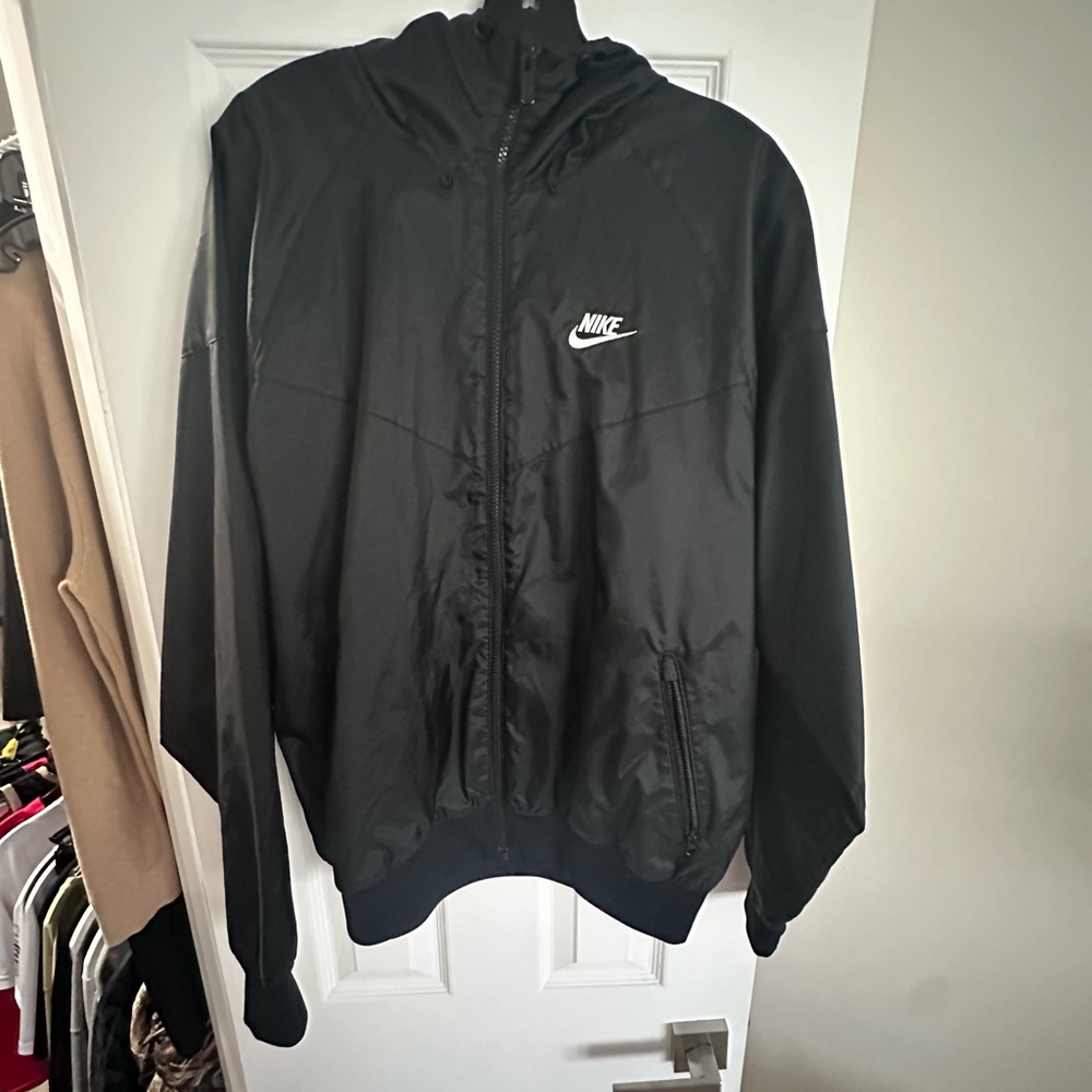 Nike Men's Black Windbreaker Jacket